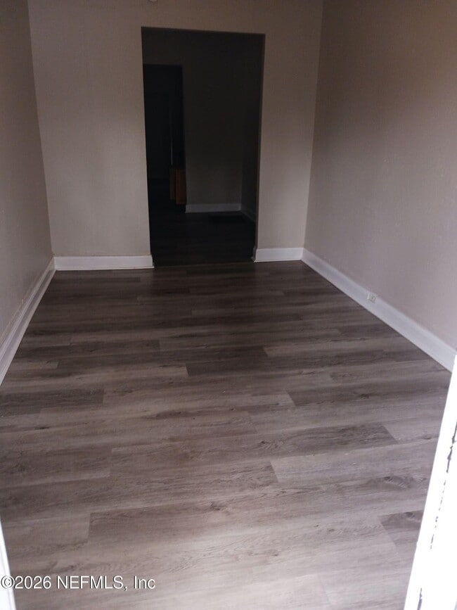 Building Photo - 2027 W 12th St