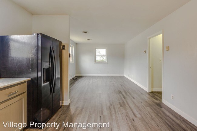 Building Photo - 3 br, 1.5 bath House - 104 Marshall Court