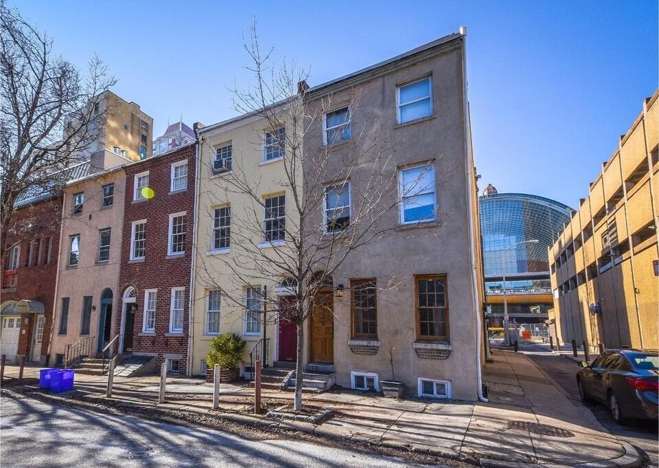 Foto principal - 300 S Juniper St