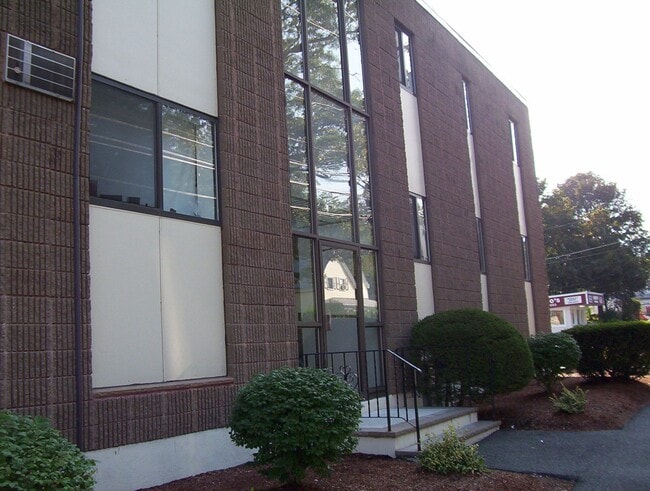 Building Photo - 550 Walnut Street
