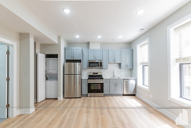 Building Photo - 441 W Belden Ave