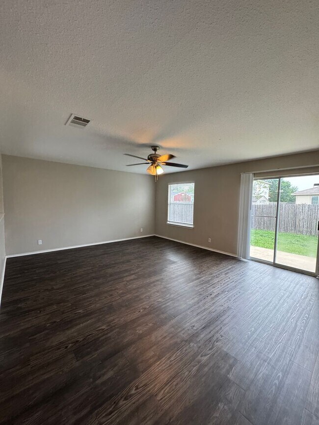 Building Photo - Modern Living Minutes from Everything Kyle...