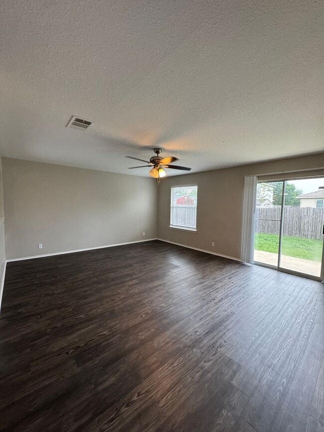 Foto del edificio - Modern Living Minutes from Everything Kyle...