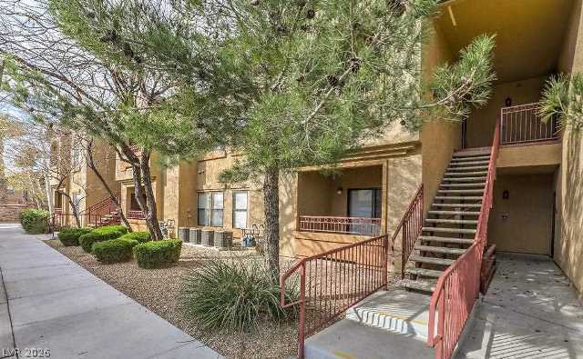 Foto del edificio - 8250 N Grand Canyon Dr