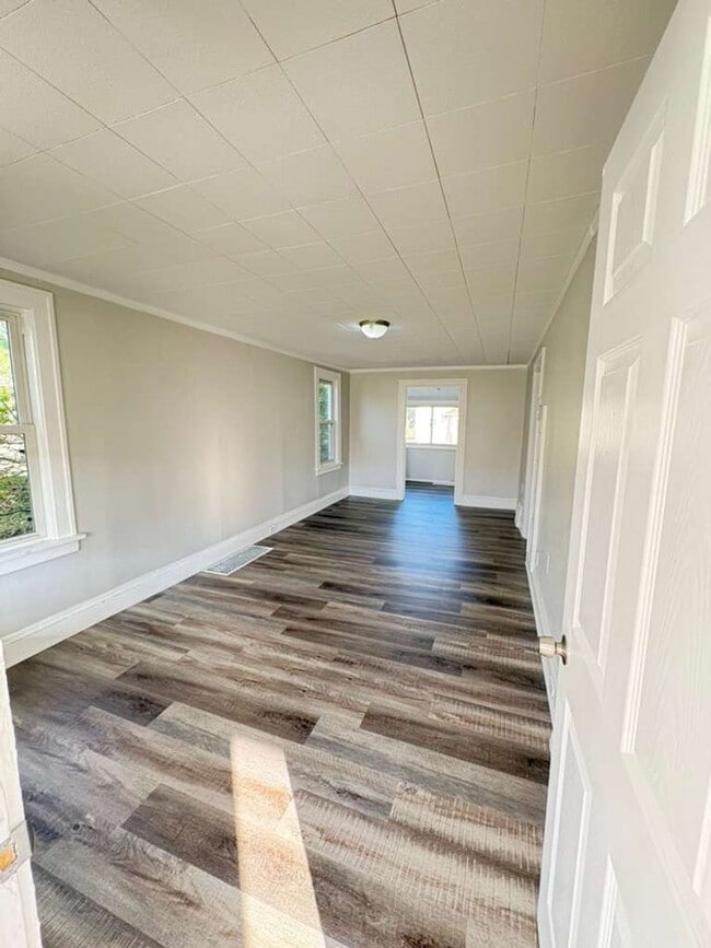 Building Photo - Spacious Single Family Home in Willowick