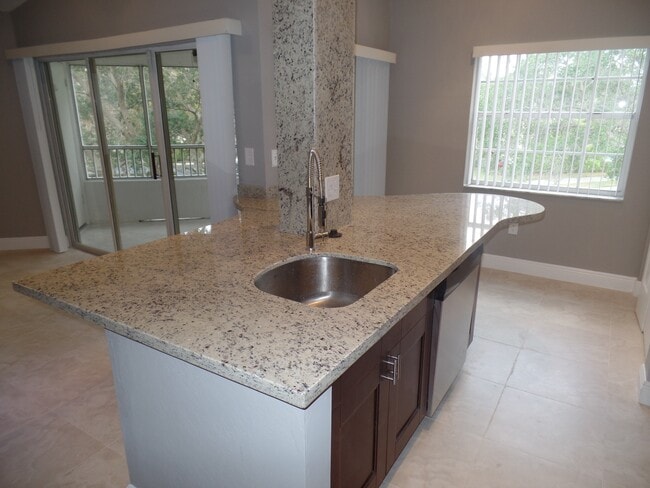Building Photo - 2810 N Oakland Forest Dr