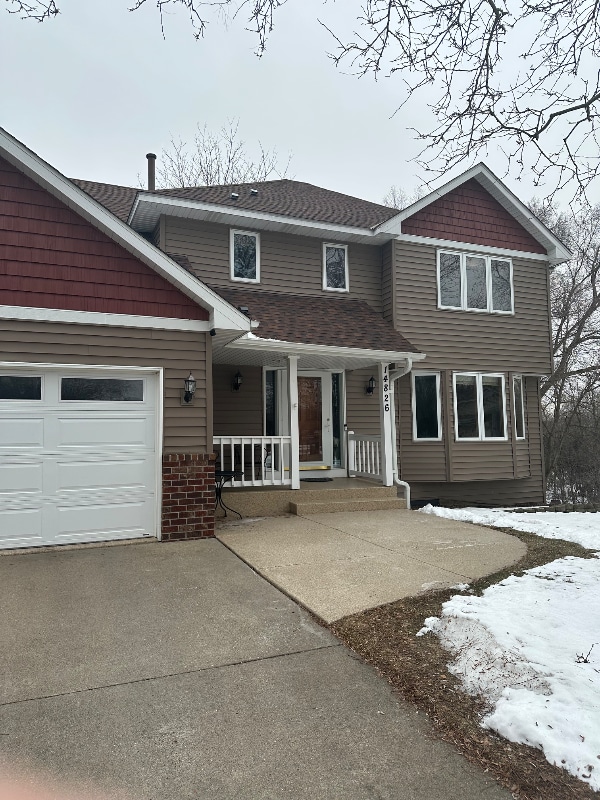 Building Photo - 14826 Oakcrest Cir