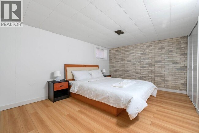 Photo du bâtiment - 2075 E 44th Ave
