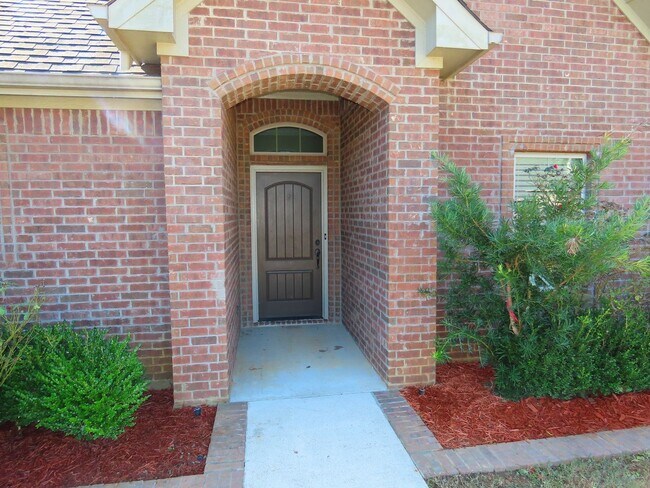 Building Photo - Whitehouse ISD - Stunning 4 Bedroom, 3 Bat...