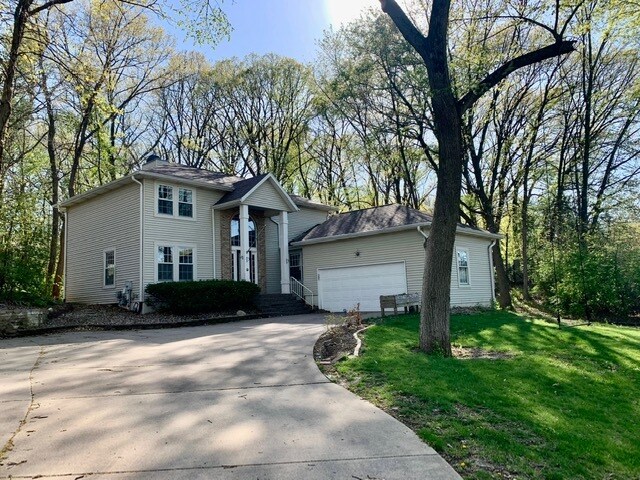 Foto principal - 5567 Crow Creek Rd
