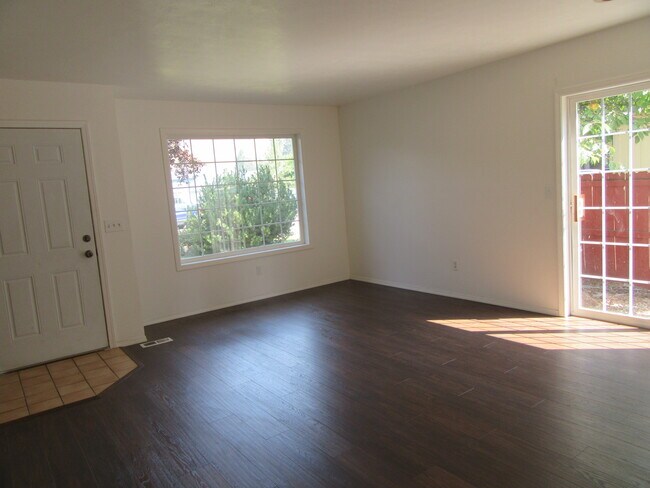 Foto del edificio - 4140 E 2nd Ave