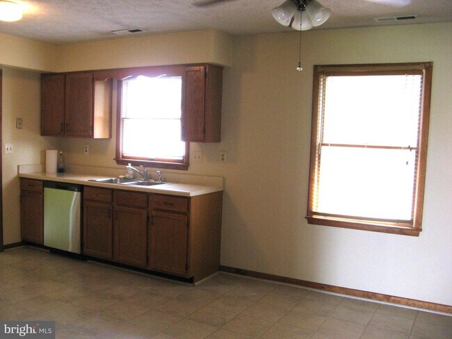 Foto del edificio - 104 Covington Ln