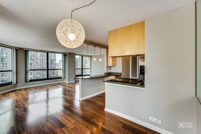 Dining / Living Room - 1030 N State St