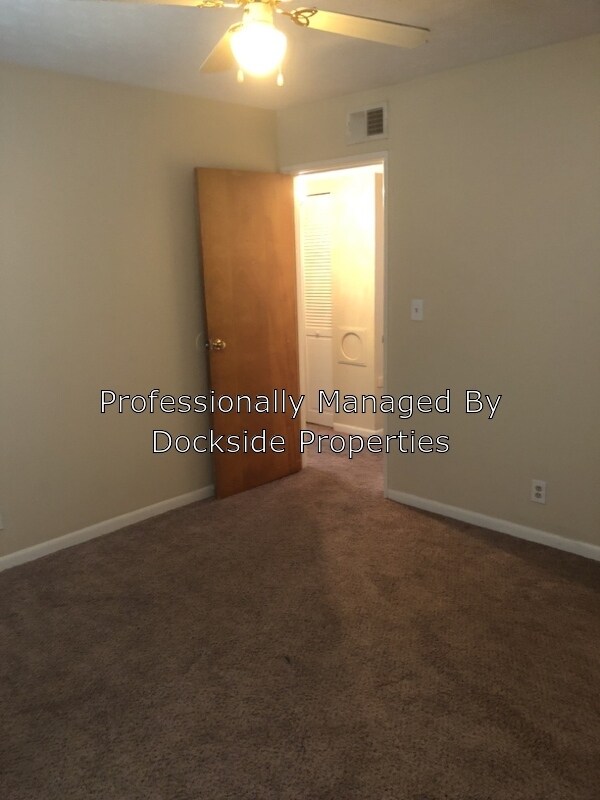 Building Photo - 3104 Springfield Dr