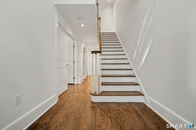 Building Photo - 16 Elmwood Drive