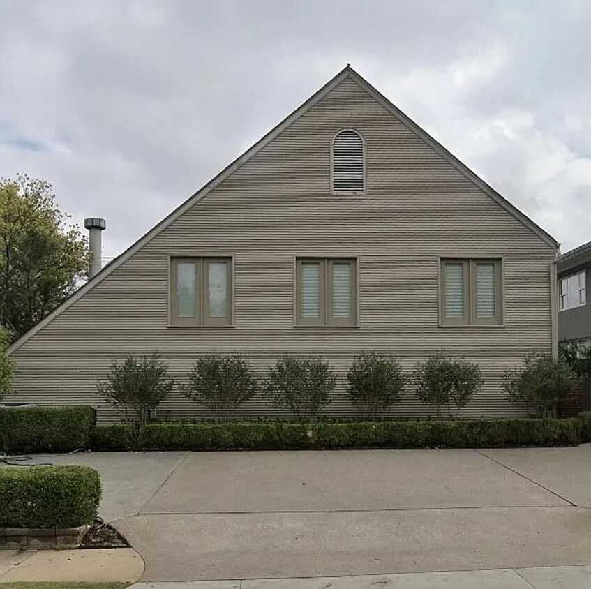 Foto principal - 1 Bed | 1.5 Bath Near Downtown Tulsa!