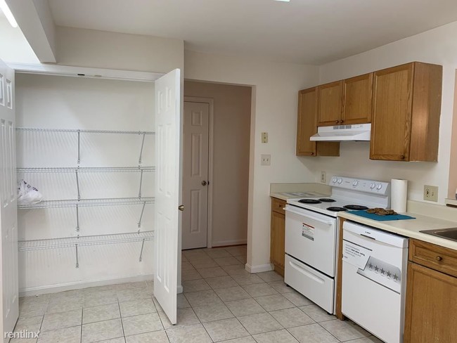 Building Photo - 3 br, 1.5 bath Condo - 4635 Red Hawk Terrace