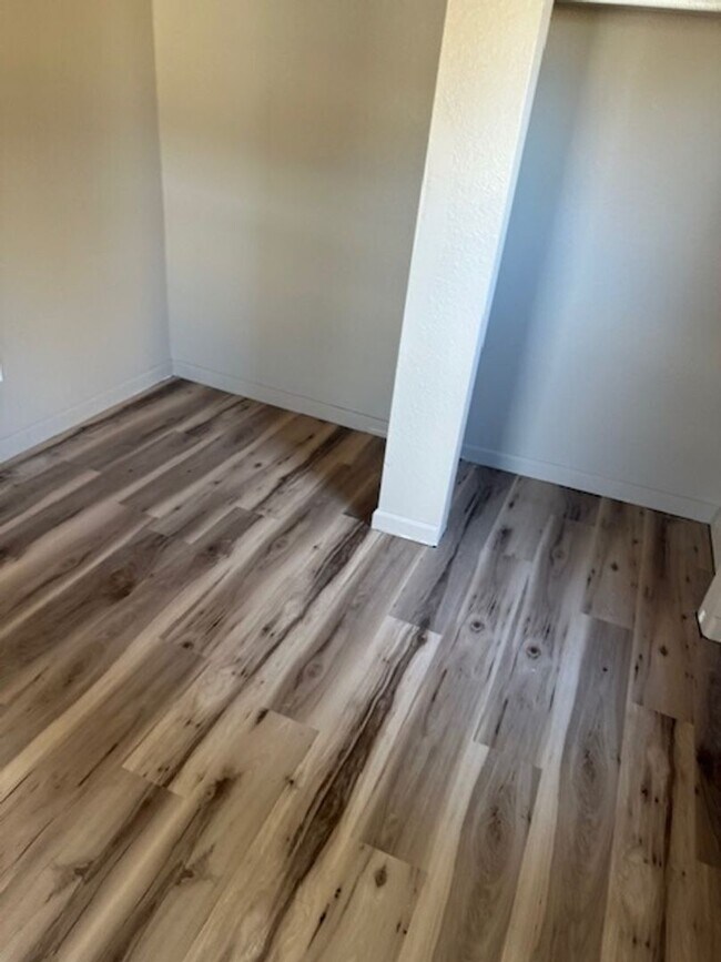 Foto del edificio - ALL PROSPECTIVE TENANTS MUST SUBMIT A $58 NON-REFUNDABLE APPLICATION FEE PER APPLICANT ONLINE AND...