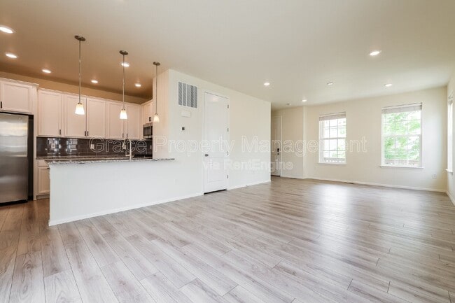 Building Photo - 17626 Olive St