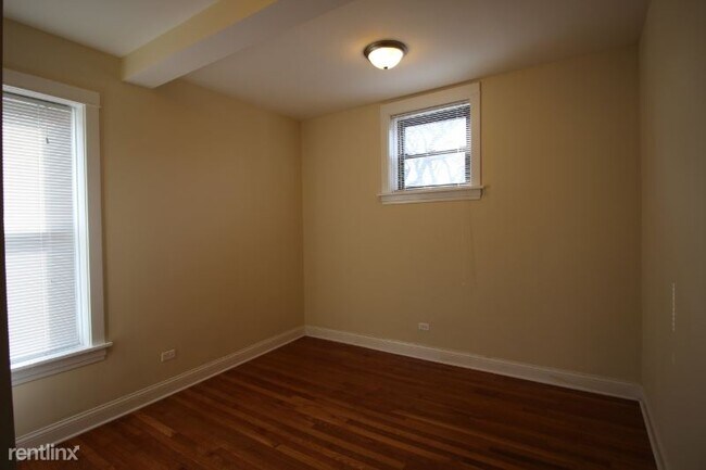 Foto del edificio - 5029 N Western Ave