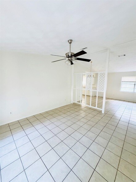 Foto del edificio - 6224 Harmony Ln