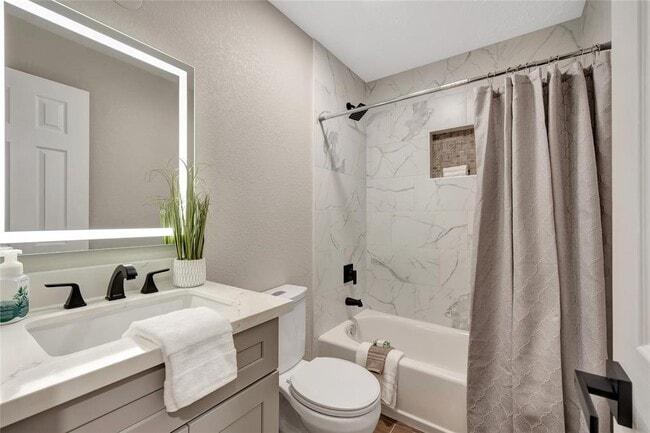 Building Photo - 16634 Bougainvilla Ln