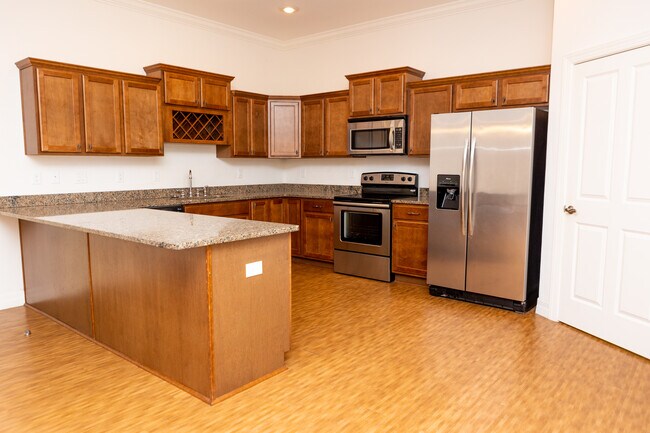 Building Photo - 8176 Southern Pines Dr