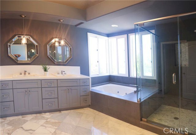 Foto del edificio - 24825 Alexandra Ct