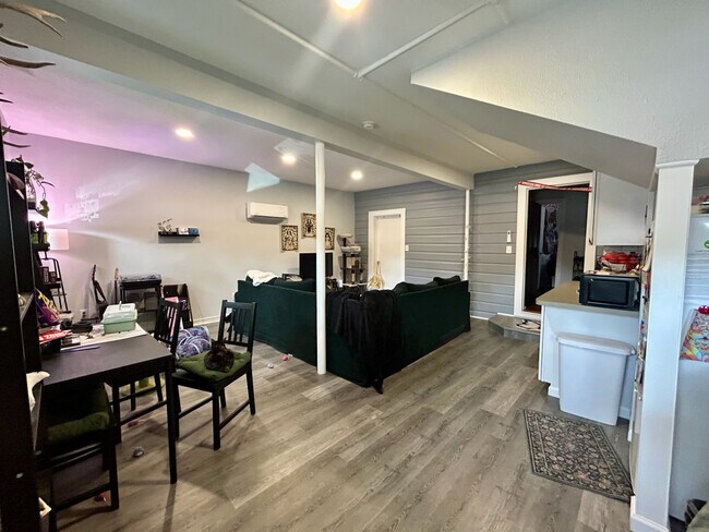 Open Kitchen/Livingroom - 404 Jagoe St