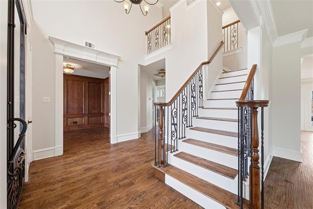 Foto del edificio - 715 Lakeway Dr