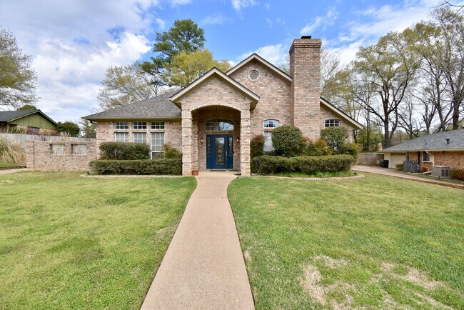 Foto del edificio - Stunning Home in the Heart of Tyler! 3bd 2...