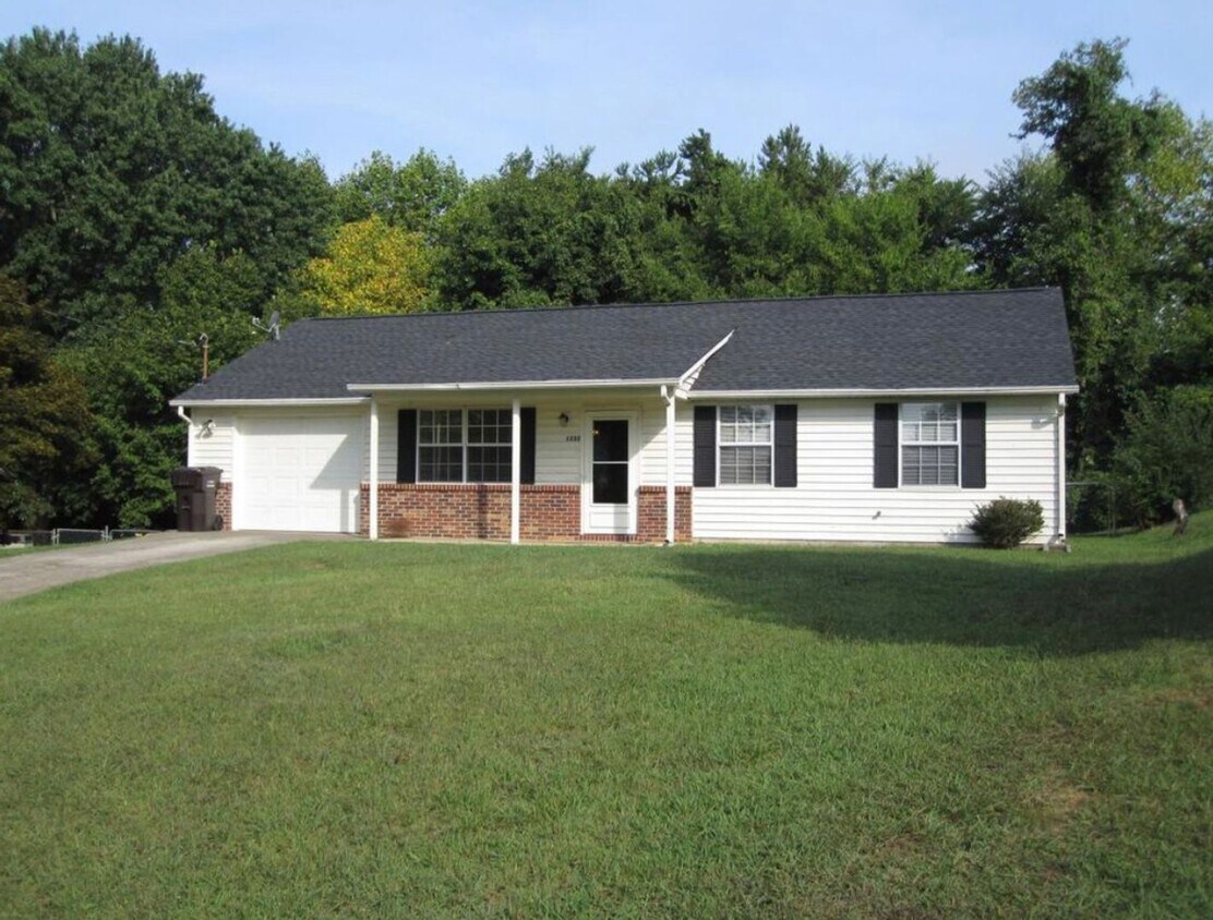 Primary Photo - 3 Bedroom home for rent in a Great Neighbo...