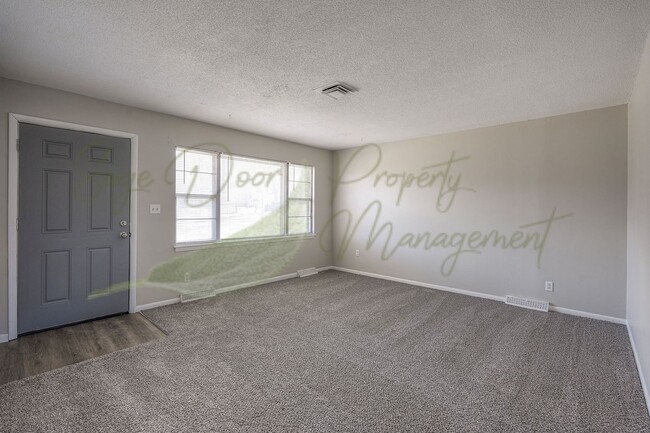 Building Photo - FINISHED BASEMENT WITH KITCHEN AND BATHROO...