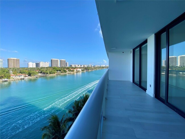 Foto del edificio - 10201 E Bay Harbor Dr