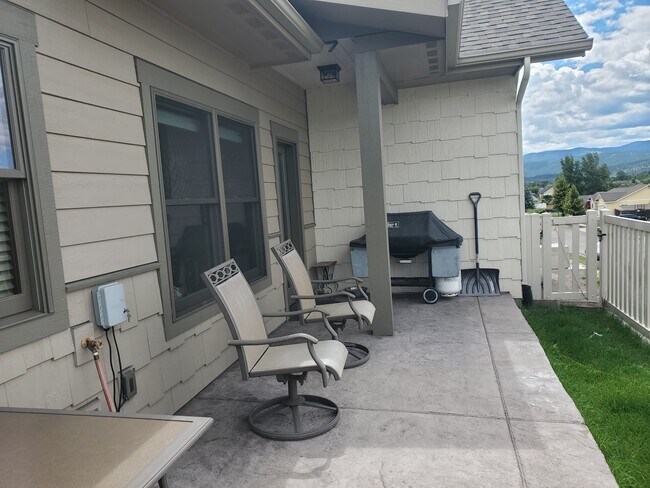 Foto del edificio - 73 Wind River Dr