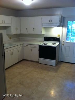 Foto principal - 1300 N Greensboro St