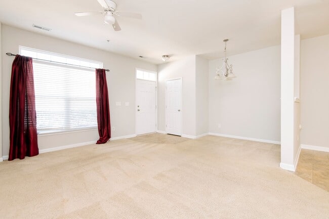 Building Photo - Water Included!  Nice and Spacious 3 Bedro...