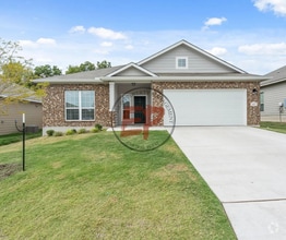 Building Photo - 2217 Petersburg Ln
