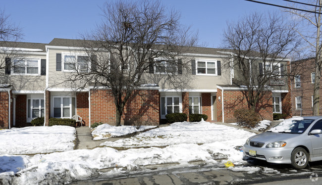 Building Photo - Chestnut Homes