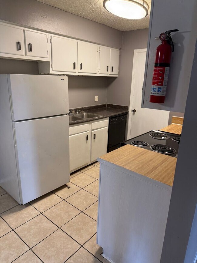 Foto del edificio - FOR RENT in BATON ROUGE!