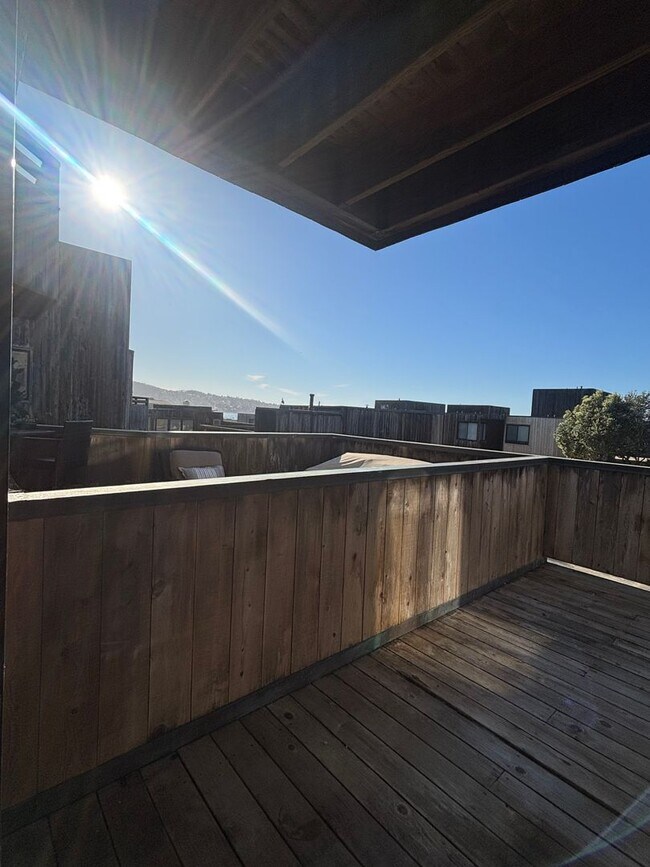 Foto del edificio - Great Condo in Del Monte Beach Surf Way