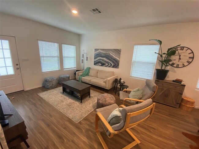 Foto del edificio - 1340 Weatherford Ln