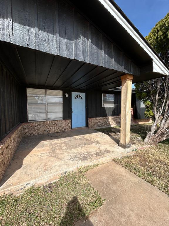 Building Photo - 4603 SW H Ave