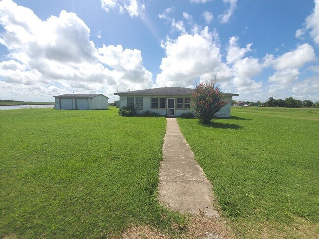 Building Photo - 4915 County Rd 227