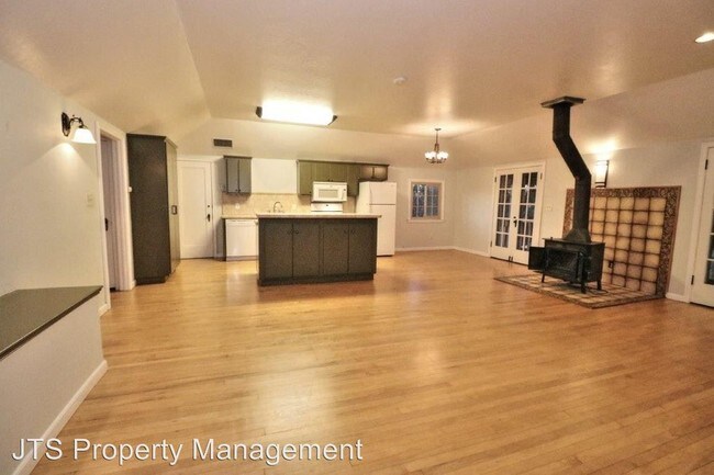 Building Photo - 5526 San Francisco Blvd