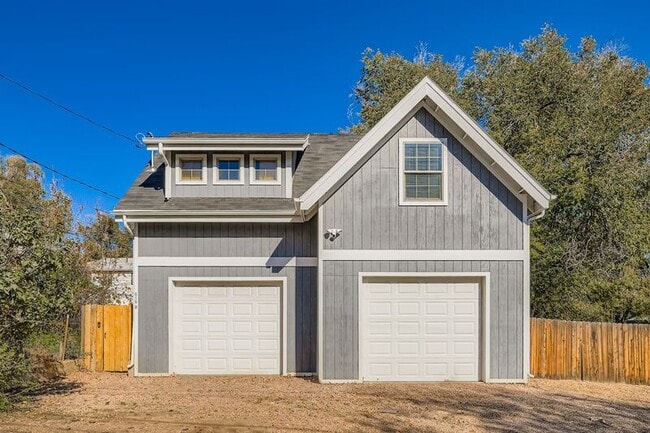 Building Photo - 515 W San Miguel St