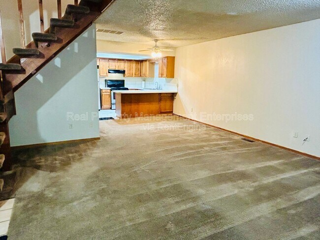 Foto del edificio - 14011 Fairhill Ave