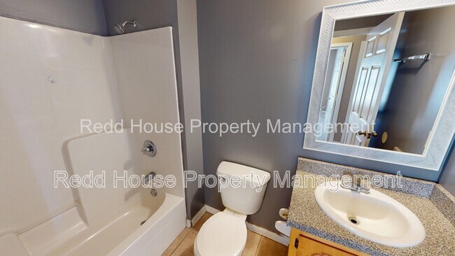 Foto del edificio - 620 N Rawls St