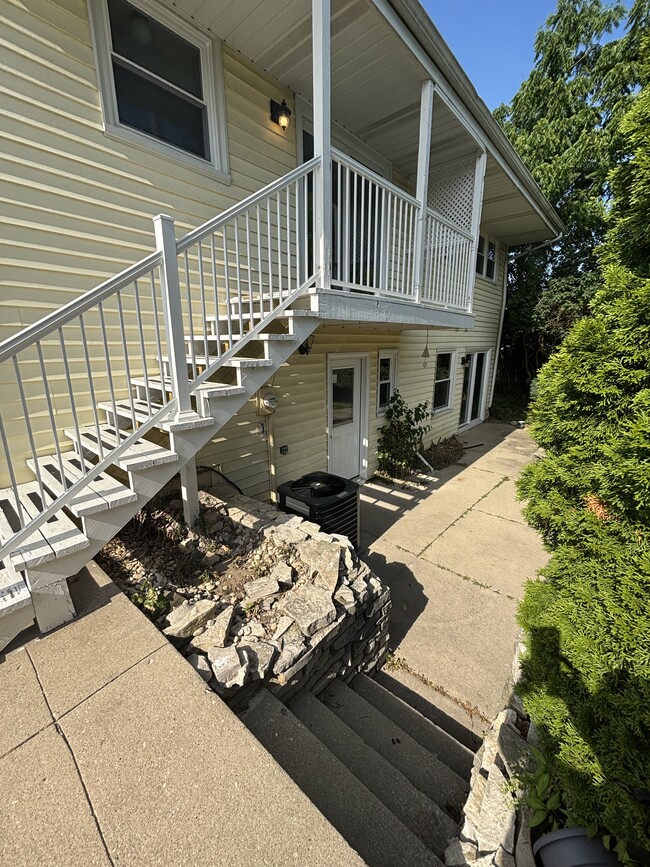 Building Photo - 1817 Raven St