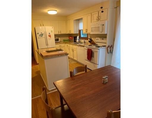 Foto principal - 271 Old Oaken Bucket Rd